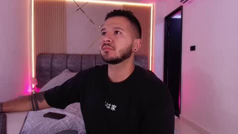 MIKEE online show from 03.25.26