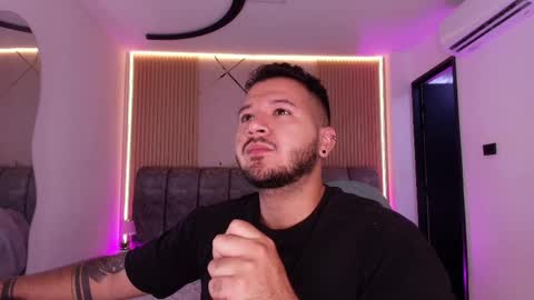 MIKEE online show from 04.15.26