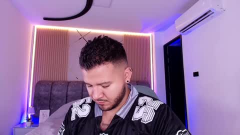 MIKEE online show from 04.19.26