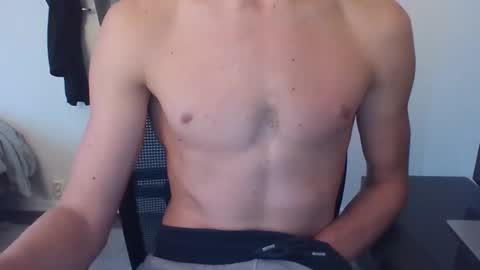 Snapshot of mr_natural96 chatting on 10.23.25 mr_natural96 online show from 10.23.25