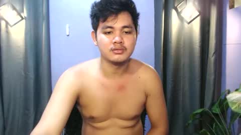 mr_olivercummerx online show from 10.22.25