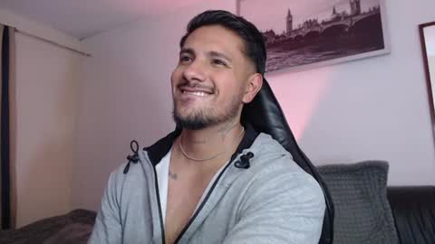Snapshot of mr_real_aaron chatting on 06.14.26 AARON online show from 06.14.26