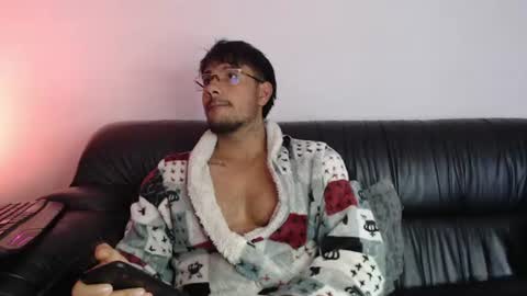 Snapshot of mr_real_aaron chatting on 06.29.26 AARON online show from 06.29.26