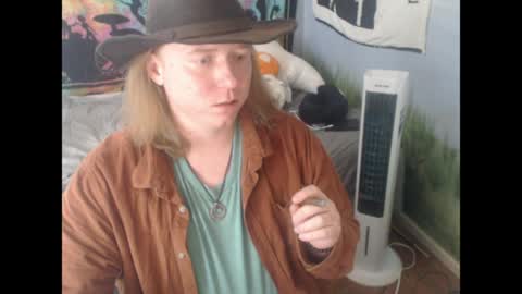 Snapshot of mr_strawberry chatting on 03.28.26 mr_strawberry online show from 03.28.26