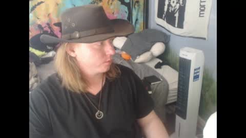 Snapshot of mr_strawberry chatting on 04.12.26 mr_strawberry online show from 04.12.26