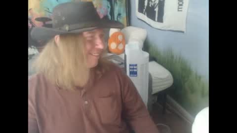 Snapshot of mr_strawberry chatting on 04.16.26 mr_strawberry online show from 04.16.26