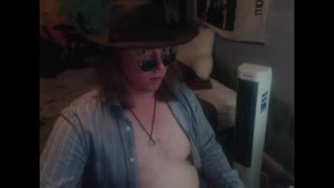 Snapshot of mr_strawberry chatting on 04.28.26 mr_strawberry online show from 04.28.26