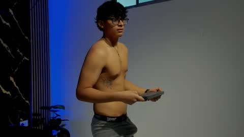 Snapshot of mr_yisuz chatting on 03.03.26 yisuz online show from 03.03.26