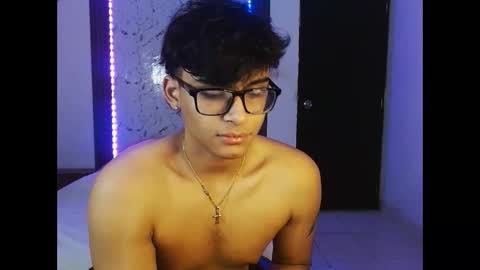 Snapshot of mr_yisuz chatting on 05.28.26 yisuz online show from 05.28.26