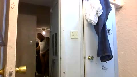 Snapshot of mrbiggs1077777 chatting on 11.04.25 mrbiggs1077777 online show from 11.04.25