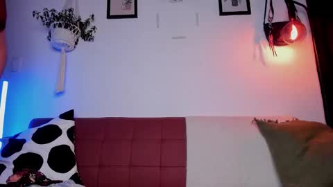 Laura online show from 12.17.25