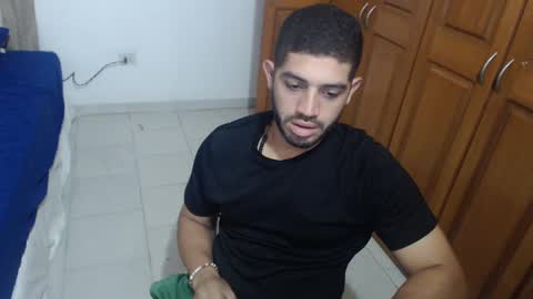 Snapshot of mrcum24 chatting on 12.27.24 Will online show from 12.27.24