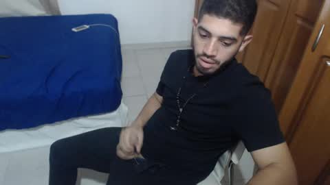 Snapshot of mrcum24 chatting on 01.12.25 Will online show from 01.12.25
