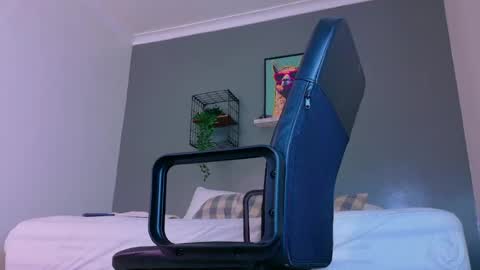 Mr Fox online show from 04.18.26