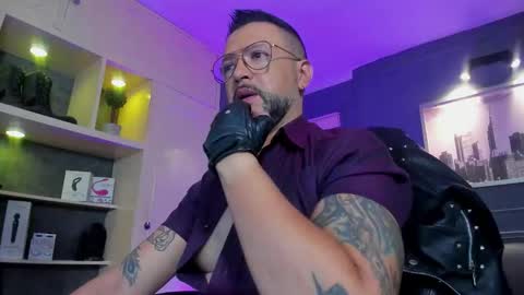 Snapshot of mrfrank_tattoo chatting on 02.01.26 MrFrank. online show from 02.01.26