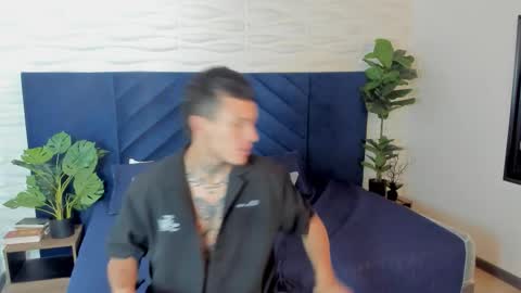 mrjustin_ online show from 10.04.25