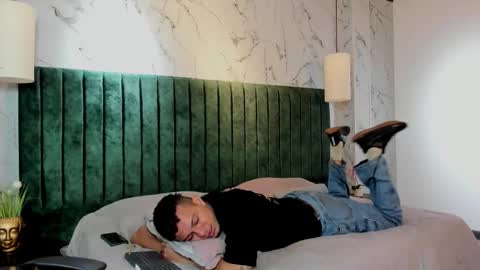 mrjustin_ online show from 10.17.25