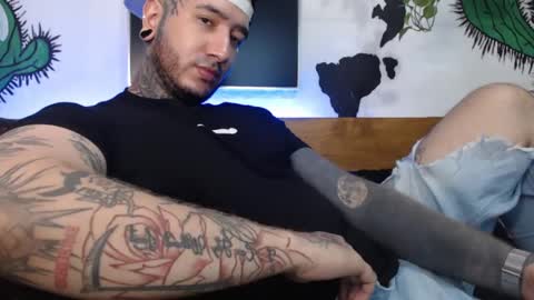 Snapshot of mrmanny__ chatting on 02.01.25 mrmanny__ online show from 02.01.25