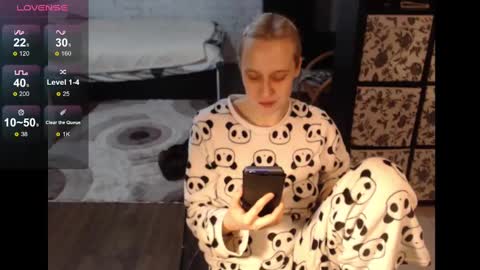 Snapshot of mrsluck chatting on 02.23.25 Sasha online show from 02.23.25