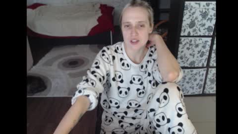 Snapshot of mrsluck chatting on 09.22.25 Sasha online show from 09.22.25