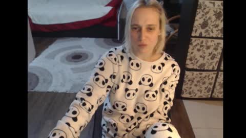 Snapshot of mrsluck chatting on 09.28.25 Sasha online show from 09.28.25