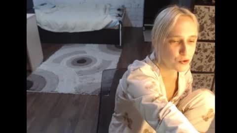 Snapshot of mrsluck chatting on 10.22.25 Sasha online show from 10.22.25