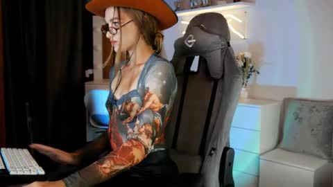 Snapshot of mrstenderbeast chatting on 02.20.25 YOUR OWNER online show from 02.20.25