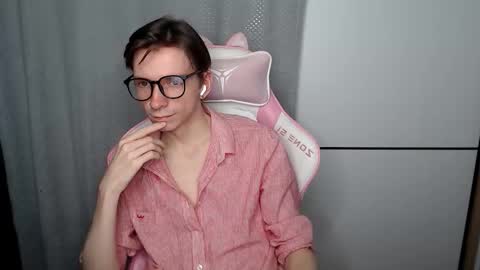 Snapshot of mrv1rginvibes chatting on 12.03.25 Shy Boy online show from 12.03.25