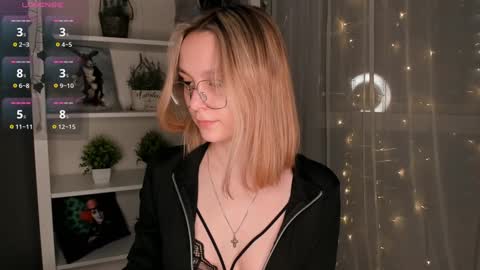 Snapshot of ms_elizabethqueen chatting on 02.07.25 Elizabeth online show from 02.07.25