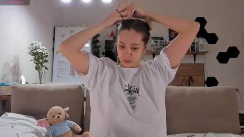 Snapshot of ms_foryou chatting on 10.29.25 Ms ForYOU online show from 10.29.25