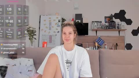 Snapshot of ms_foryou chatting on 10.31.25 Ms ForYOU online show from 10.31.25