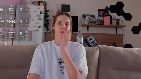 Snapshot of ms_foryou chatting on 11.21.25 Ms ForYOU online show from 11.21.25