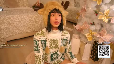 Snapshot of ms_lawless chatting on 12.25.24 Samantha online show from 12.25.24