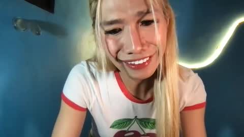 Snapshot of ms_maureenx69x chatting on 04.26.26 ms_maureenx69x online show from 04.26.26