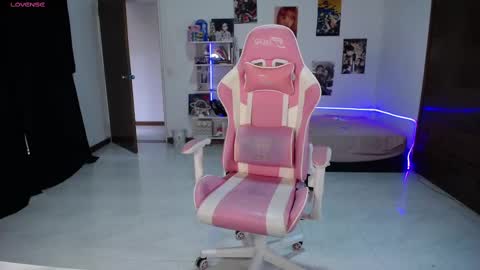 Manuela3 online show from 02.26.25