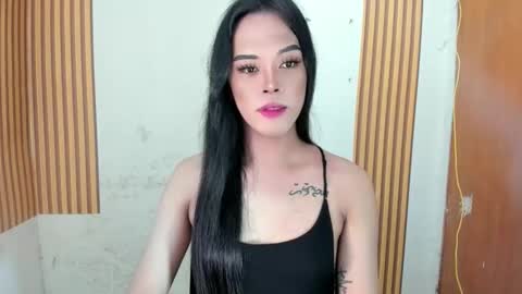 Snapshot of ms_selenaxx chatting on 12.23.25 selena online show from 12.23.25