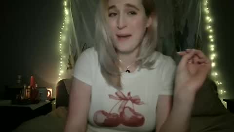 Snapshot of msclairewhatever chatting on 04.08.26 msclairewhatever online show from 04.08.26