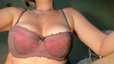 Snapshot of mspurrfectlove chatting on 02.20.25 MsPurrfectLove online show from 02.20.25