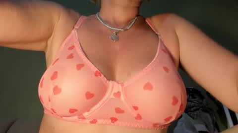 Snapshot of mspurrfectlove chatting on 03.06.25 MsPurrfectLove online show from 03.06.25