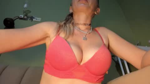 Snapshot of mspurrfectlove chatting on 11.27.25 MsPurrfectLove online show from 11.27.25