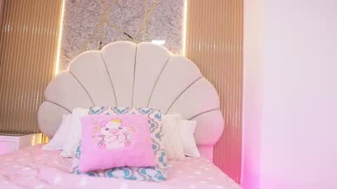 Manuela  online show from 11.07.25