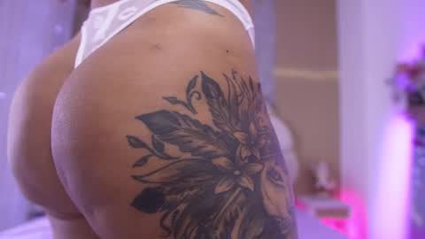 Snapshot of mssburbuja chatting on 12.20.25 Manuela online show from 12.20.25