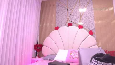 Snapshot of mssburbuja chatting on 02.14.26 Manuela online show from 02.14.26