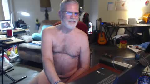 Snapshot of mt2much chatting on 02.06.25 mt2much online show from 02.06.25