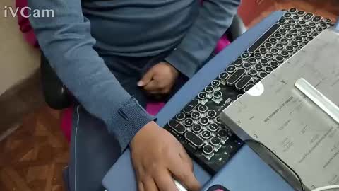 Snapshot of muchachosam chatting on 03.09.25 zenon online show from 03.09.25