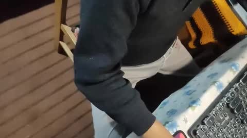 Snapshot of muchachosam chatting on 10.12.25 zenon online show from 10.12.25