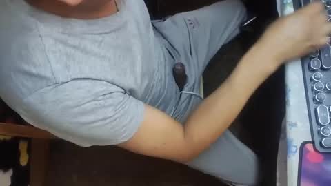 Snapshot of muchachosam chatting on 11.07.25 zenon online show from 11.07.25