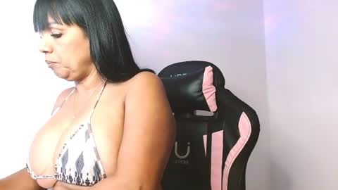 Snapshot of muladefuego chatting on 07.18.26 yuli online show from 07.18.26