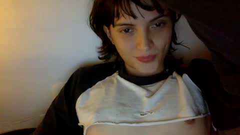 Snapshot of munchi_ chatting on 02.18.25 online show from 02.18.25