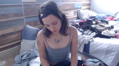 Snapshot of munchi_ chatting on 10.08.25 online show from 10.08.25